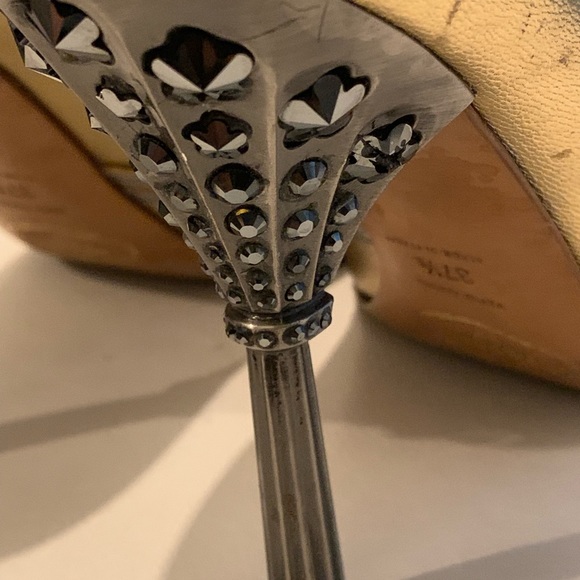 heels - Picture 5 of 8